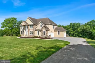 3940 Whitetail Ct, Schnecksville, PA 18078 - Photo 7