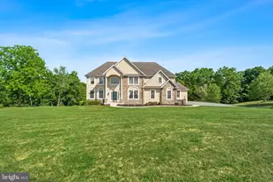 3940 Whitetail Ct, Schnecksville, PA 18078 - Photo 5