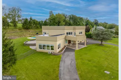 2224 Meadow Brook Drive, Schnecksville, PA 18078 - Photo 3