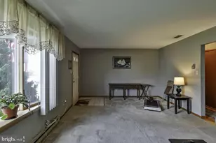 907 Barbara Dr, Coplay, PA 18037 - Photo 17