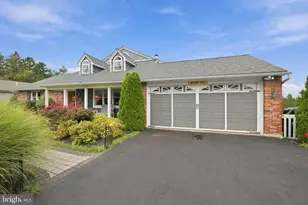 5207 Tilghman St, Coopersburg, PA 18036 - Photo 3