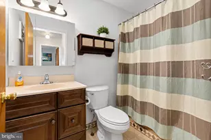350 Maple St, Whitehall, PA 18052 - Photo 13