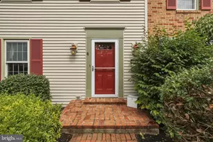 1285 Clearview Cir, Allentown, PA 18103 - Photo 3