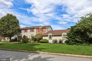 1285 Clearview Cir, Allentown, PA 18103 - Photo 1