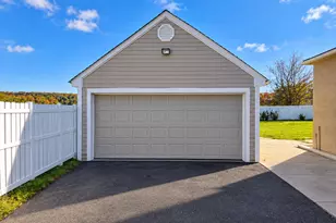 9559 Kings Hwy S, Zionsville, PA 18092 - Photo 3