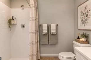 8201 Brodie Ct, Breinigsville, PA 18031 - Photo 7