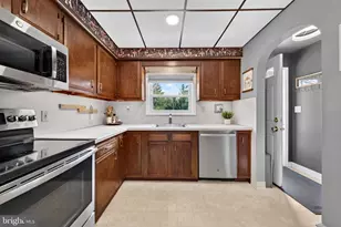 619 Parkway Rd, Allentown, PA 18104 - Photo 21