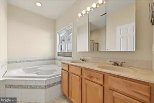 5086 Valley Stream Ln, Macungie, PA 18062 - Photo 15