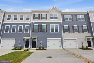 1078 Meadowlark Dr, Fogelsville, PA 18051 - Photo 1