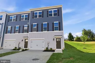 1086 Meadowlark Dr, Fogelsville, PA 18051 - Photo 1