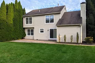 3223 Flatrock Dr, Whitehall, PA 18052 - Photo 5