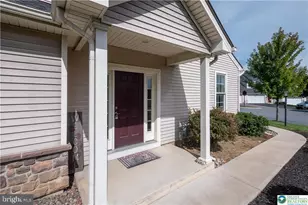 5535 Bayberry Ln, Whitehall, PA 18052 - Photo 3