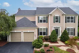 2208 Pembrooke Dr, Macungie, PA 18062 - Photo 1