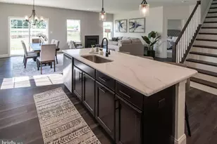 201 Gardenia Ln, Lebanon, PA 17042 - Photo 3