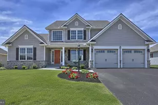 017 Rolling Meadow Rd, Lebanon, PA 17046 - Photo 1