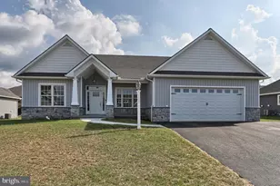 018 Rolling Meadow Rd, Lebanon, PA 17046 - Photo 1