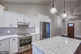 016 Rolling Meadow Rd, Lebanon, PA 17046 - Photo 9