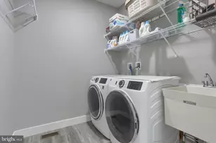 82 S Village Cir, Palmyra, PA 17078 - Photo 31