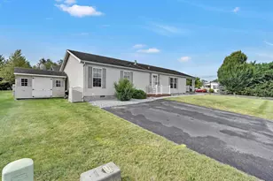 2 Bedrock Ln, Annville, PA 17003 - Photo 3