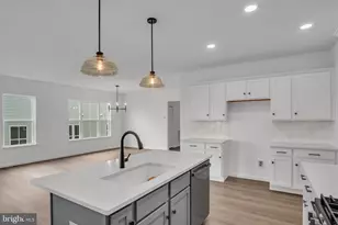 914 N Lincoln St, Palmyra, PA 17078 - Photo 5