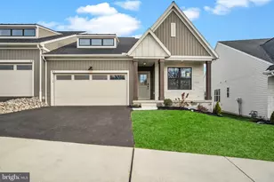 914 N Lincoln St, Palmyra, PA 17078 - Photo 1