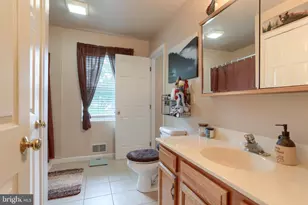 2017 Acorn Dr, Lebanon, PA 17042 - Photo 11
