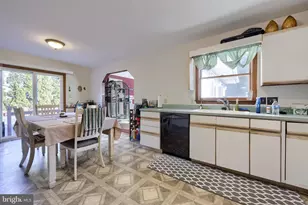 202 Redwood Ln, Lebanon, PA 17046 - Photo 3