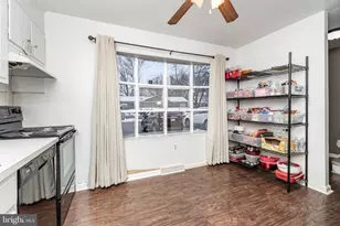 925 E Oak St, Palmyra, PA 17078 - Photo 9