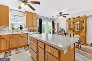 926 Sweetbay Ln, Lebanon, PA 17046 - Photo 9