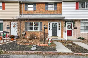 913 E Oak St, Palmyra, PA 17078 - Photo 3