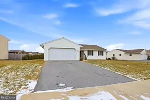 13 Overlook Ln, Newmanstown, PA 17073 - Photo 3