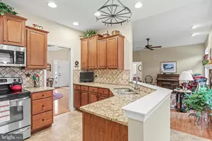 905 Walnut Crest Dr L-0064 Dr, Lebanon, PA 17046 - Photo 11