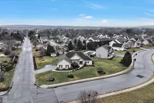 800 Victoria Ln, Palmyra, PA 17078 - Photo 5