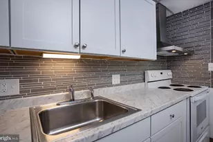 521 W Main St, Palmyra, PA 17078 - Photo 9