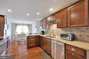 413 Sunrise Dr, Fredericksburg, PA 17026 - Photo 11