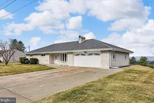 263 Eisenhower Rd, Palmyra, PA 17078 - Photo 3