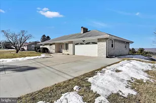 263 Eisenhower Rd, Palmyra, PA 17078 - Photo 7