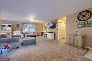 32 Village Dr, Newmanstown, PA 17073 - Photo 9