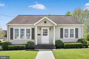 538 W Locust St, Cleona, PA 17042 - Photo 1