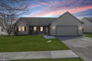 34 Scenic Dr, Myerstown, PA 17067 - Photo 1