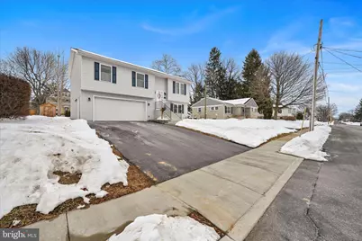 213 W Maple Avenue, Myerstown, PA 17067 - Photo 3