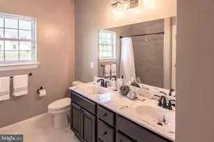 405 Lavender Ln, Lebanon, PA 17042 - Photo 9