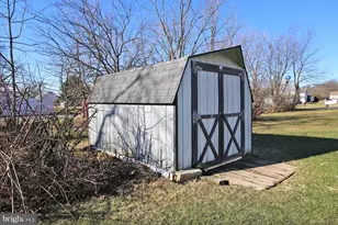 153 N Center St, Fredericksburg, PA 17026 - Photo 7