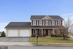 10 Vista Dr, Fredericksburg, PA 17026 - Photo 1