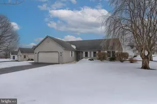 36 Rosemont Dr, Myerstown, PA 17067 - Photo 1