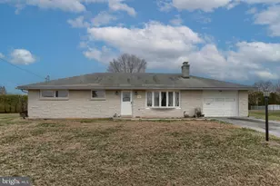 905 Skyline Dr, Lebanon, PA 17046 - Photo 1