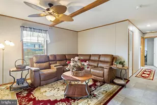 2126 Scull St, Lebanon, PA 17046 - Photo 3