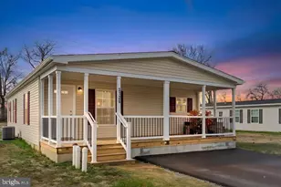 2126 Scull St, Lebanon, PA 17046 - Photo 1