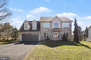 266 Farmhouse Ln, Palmyra, PA 17078 - Photo 1