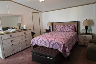 4 Pine St, Fredericksburg, PA 17026 - Photo 9